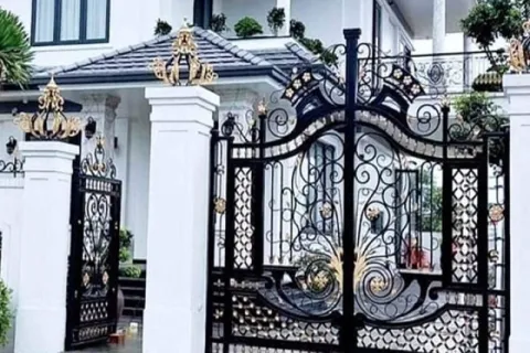 Cửa sắt và cổng sắt mỹ thuật: Những mẫu thiết kế đẹp, bền và an toàn